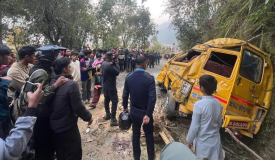 स्कुल भ्यान दुर्घटना : २४ घाइते, चारको अवस्था गम्भीर