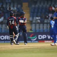 नेपालद्वारा इटालीलाई १२४ रनको मध्यम लक्ष्य