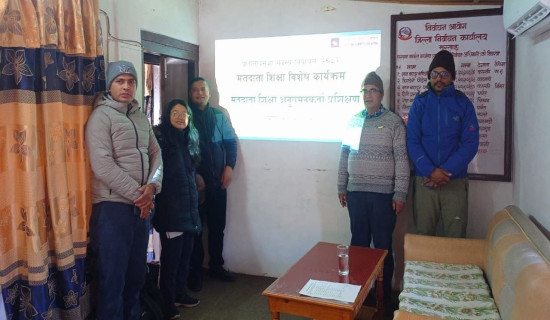 नेपालद्वारा इटालीलाई १२४ रनको मध्यम लक्ष्य