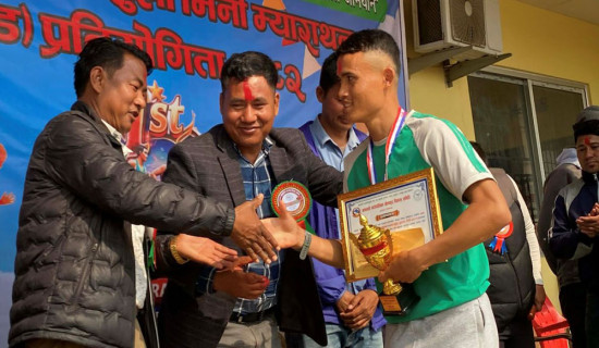 खुम्बुमा एकैदिन सात सय पर्यटकको आगमन