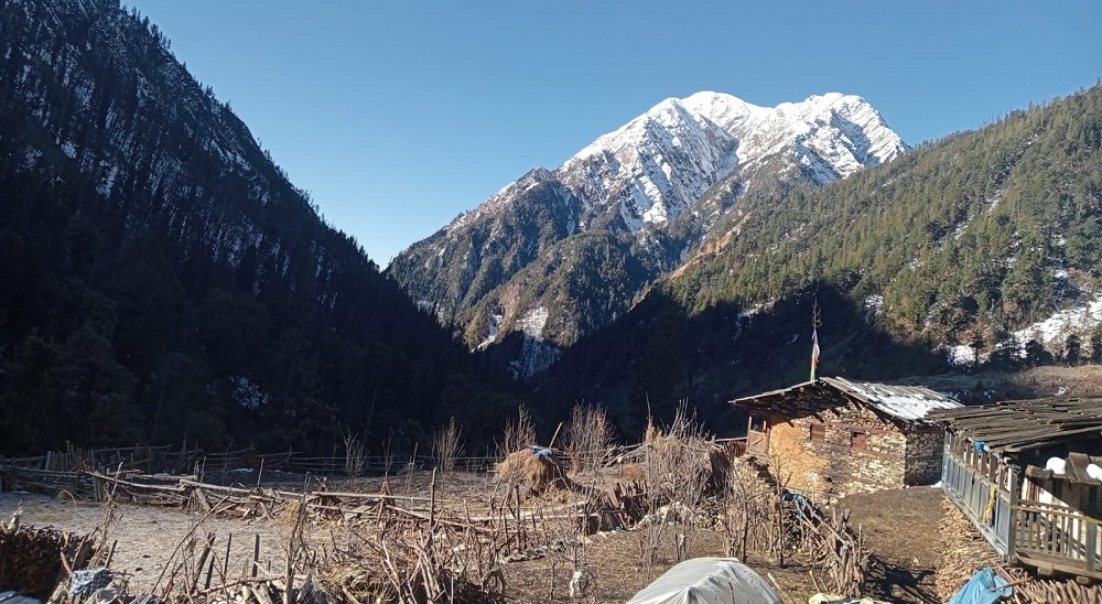 उम्मेदवार नपुग्ने गुम्बा गाउँ