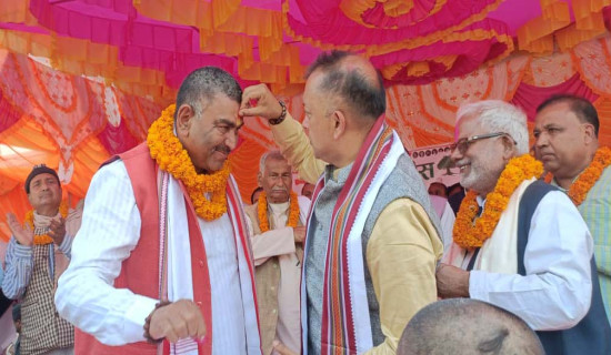 संविधान सभा सदस्य चौधरी कांग्रेसमा प्रवेश