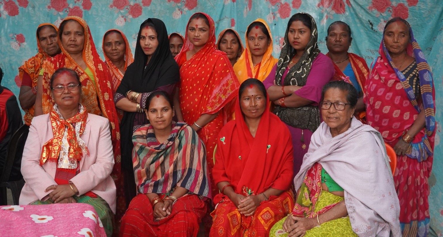 कांग्रेस परित्याग गरी ५२ महिला एमालेमा प्रवेश