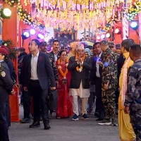 गाउँमा चर्खे र लिङ्गे पिङकाे रौनक