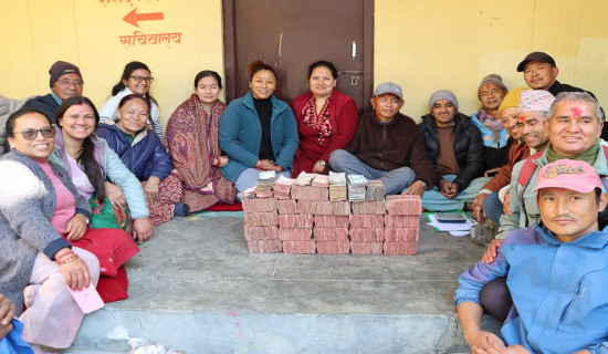 दस आरोही सगरमाथामा