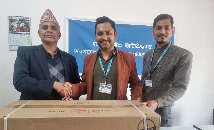 एनएमबि बैंकद्वारा प्रतिष्ठानलाई पाँच थान एसी सहयोग