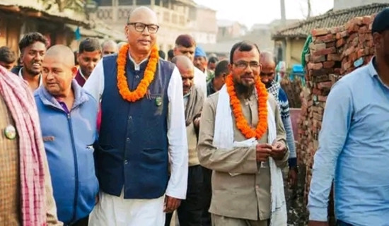 चुनावी प्रचारप्रसारमा उम्मेदवार व्यस्त