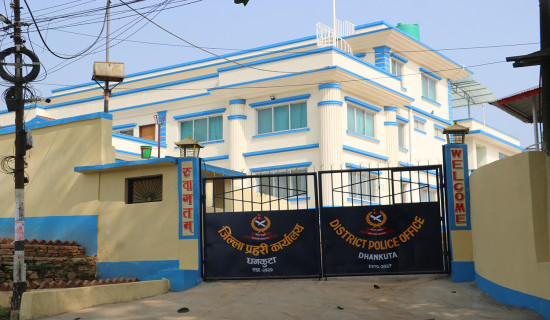 तीन दर्जन सवारी साधन लिलाम बिक्री