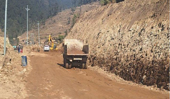 बुर्तिबाङ-ढोरपाटन सडक निर्माण धमाधम