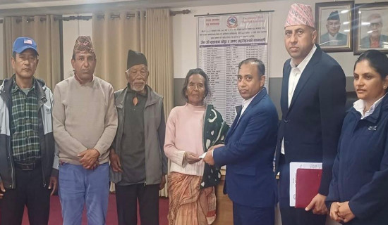 बहत्तर वर्षमा भुजेललाई नागरिकता