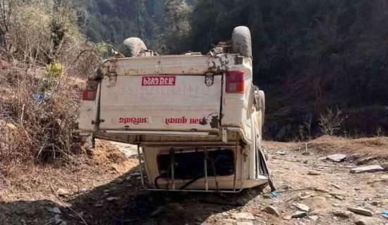 बडिगाडमा जिप दुर्घटना : घाइतेको गलकोटमा उपचार सुरु