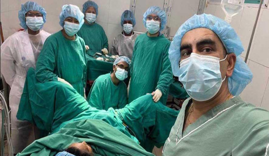 खोटाङमै सुरु भयो पाठेघर खस्ने समस्यासम्बन्धी शल्यक्रिया सेवा