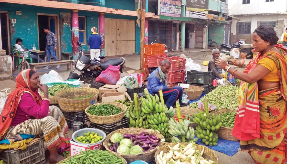 नेता घरघरमा, मतदाता सीमापार