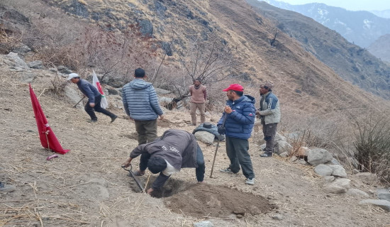 मतदाताको मन जित्न प्रचारको फरक शैली अपनाउँदै उम्मेदवार