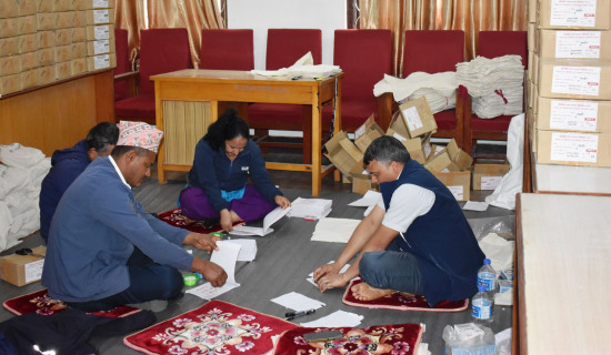 म्याग्दीमा निर्वाचन तयारी : मतपत्र रुजु र प्याकिङ