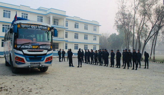 निर्वाचन प्रहरीमा भर्ना हुन फारम बुझाउनेको भिड