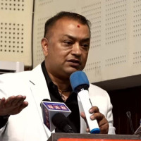 रुख र म (निबन्ध)