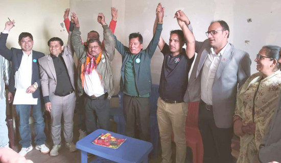 चुनावको मुखमा नाउपा उम्मेदवार रास्वपामा