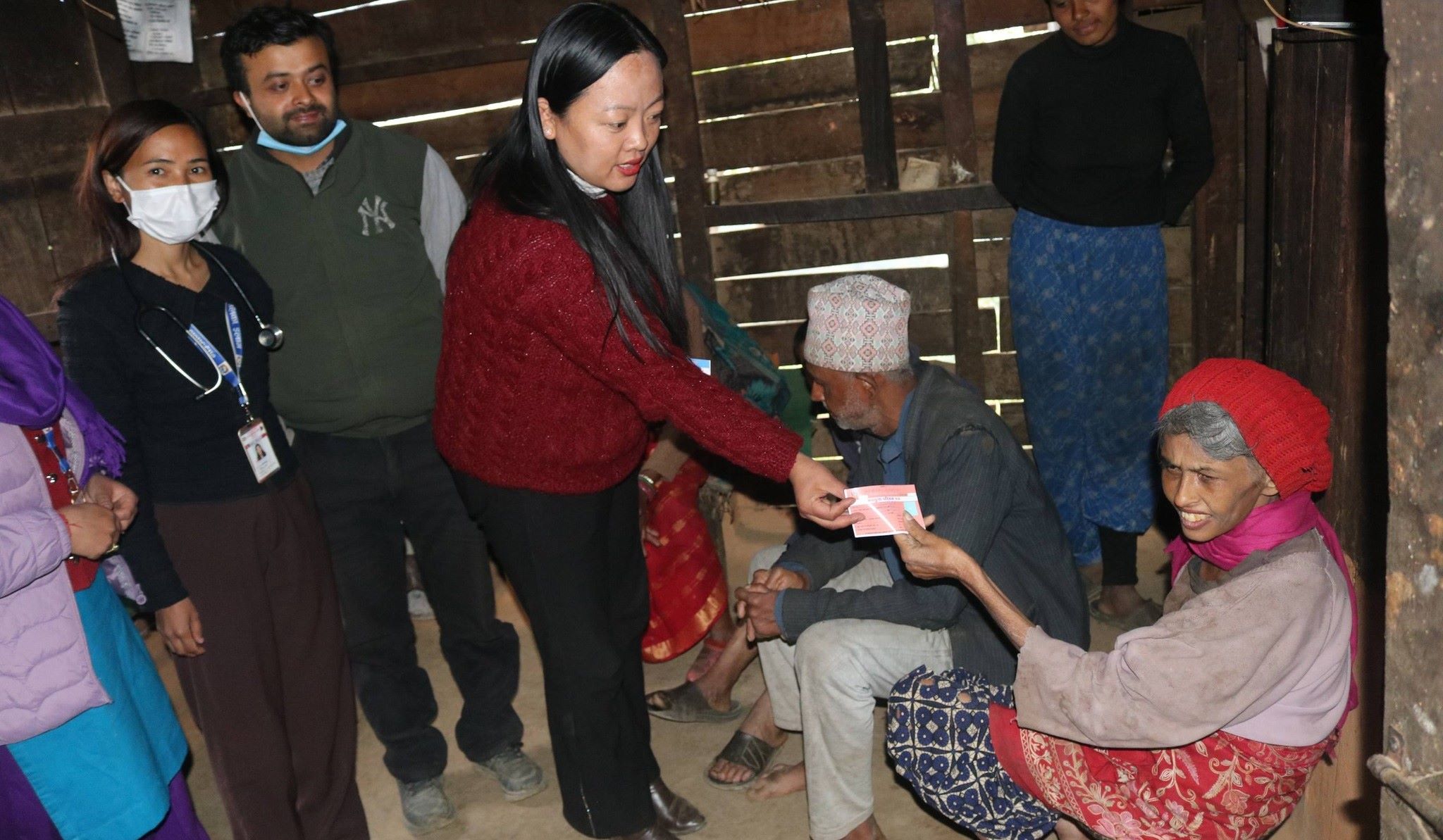 अपाङ्गता भएका व्यक्तिलाई घरमै परिचयपत्र