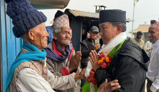 कर्मचारीबीच नमुना मतदान