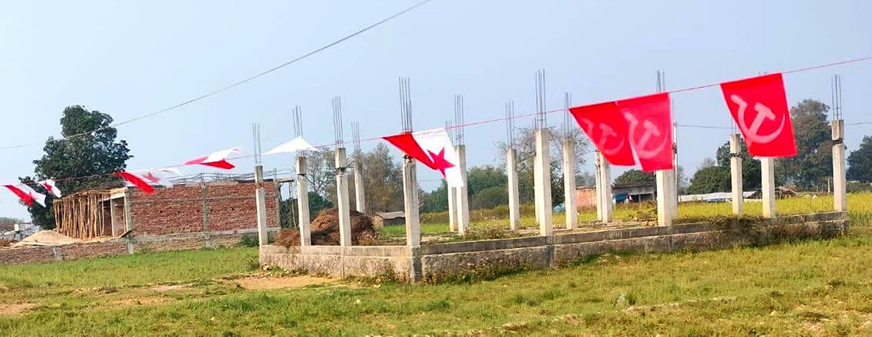 बाँकेमा आचारसंहिता विपरीतका तुल र ब्यानर हटाइयो