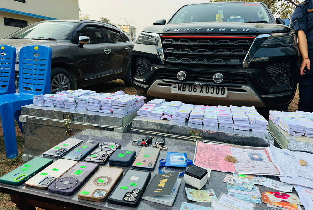 झापामा ठगी धन्दा चलाउने ६ भारतीयसहित सात जना पक्राउ : प्रेस लेखेको गाडी र नक्कली कागजात प्रयोग गरी ठगी गर्ने गिरोह सार्वजनिक