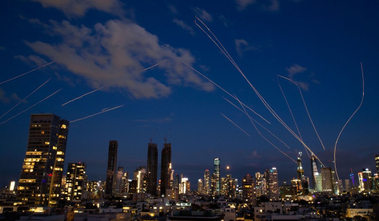 राजमार्ग तथा भित्री सडकमा मोटरसाइकल गस्ती गर्दै प्रहरी