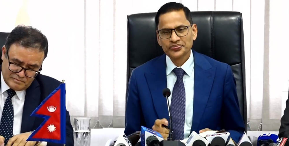 'परराष्ट्र सचिवको नेतृत्वमा आकस्मिक उद्धार टोली गठन: मध्यपूर्वका नेपालीको सुरक्षा सरकारको उच्च प्राथमिकतामा : १७ लाख नेपाली सुरक्षित