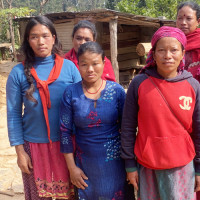 कास्कीमा मतदान अधिकृतलाई निर्वाचन सामग्री बुझाइयाे