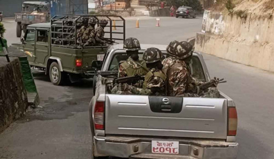 निर्वाचन सुरक्षाका लागि धनकुटामा नेपाली सेनाको गस्ती