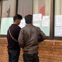 निर्वाचनका लागि उपत्यकाबाट बाहिरिँदै मतदाता