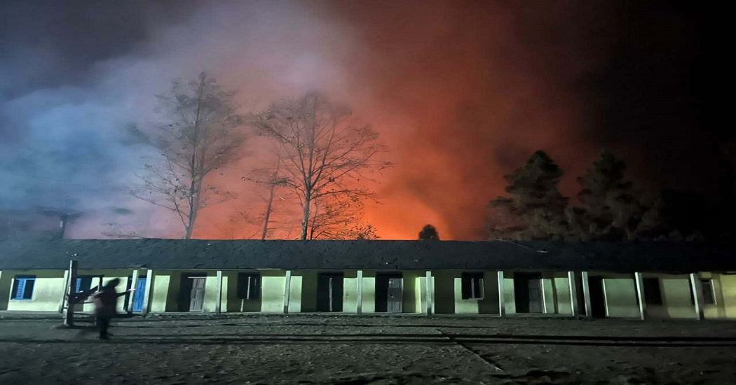 म्याग्दीमा मतदानस्थल नजिक आगलागी