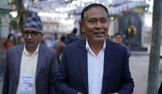 उज्यालो नेपाल पार्टीका अध्यक्ष घिसिङद्वारा मतदान