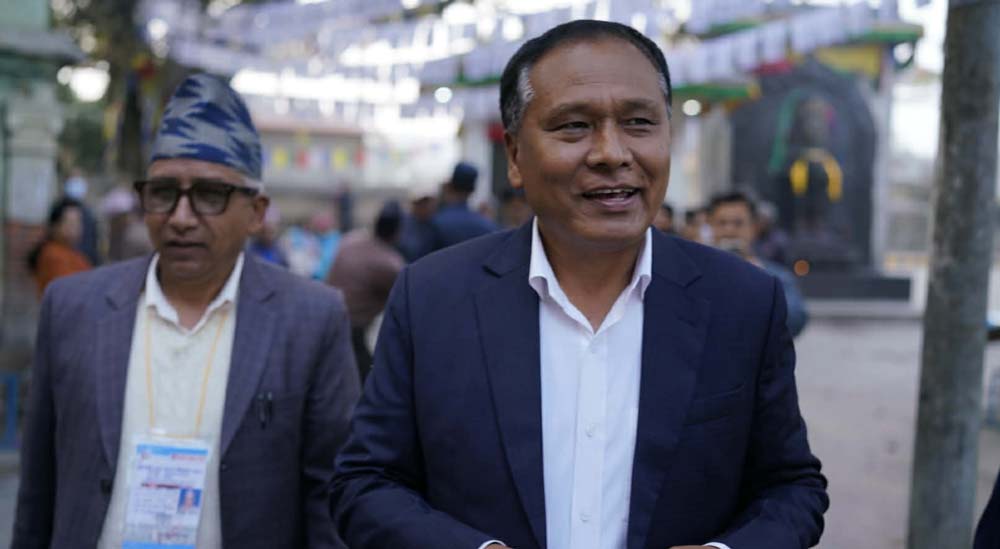 उज्यालो नेपाल पार्टीका अध्यक्ष घिसिङद्वारा मतदान