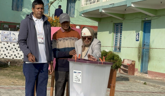 धनकुटामा ९१ वर्षीय ज्येष्ठ नागरिकद्वारा उत्साहपूर्वक मतदान