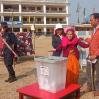 सुनसरी–१ मा अध्यक्ष हर्कराज राई द्वारा मतदान