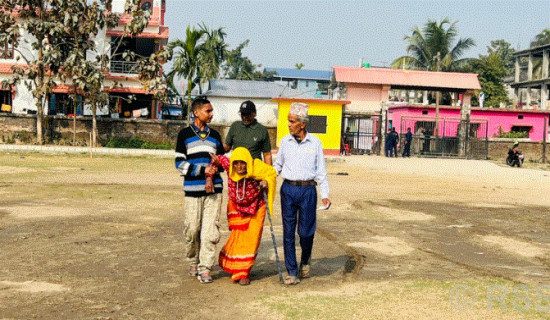 मेचीनगरमा १०४ बर्षीय बृद्धाद्वारा मतदान