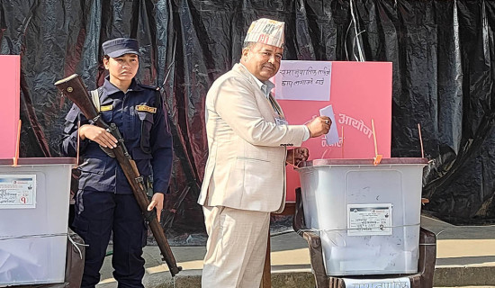 एमाले सचिव बस्नेतले गर्नुभयो मतदान