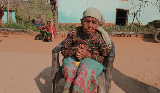 अट्वारीको अन्तिम दिन आज विवाहित छोरीलाई अग्रासन दिइँदै