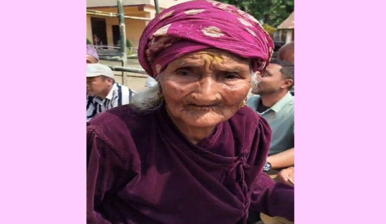 इलाममा १०७ वर्षीया वृद्धाद्वारा मतदान