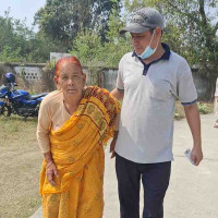 इलाममा १०७ वर्षीया वृद्धाद्वारा मतदान