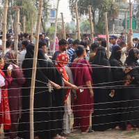 मतदानको दिन सुनसान सडक (फोटो फिचर)