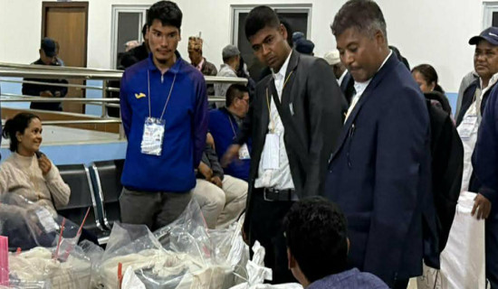 सुवास सुनारको ‘सोच र सफलता’ पुस्तक लोकार्पण