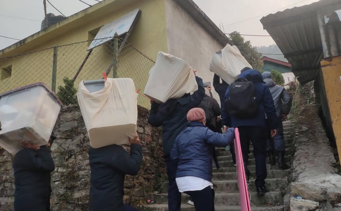 रसुवामा ६१.३९ प्रतिशत मतदान, मतपेटिका सङ्कलन हुँदै