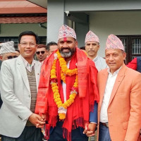 आजको मितिमा बेमेल, एक दिन अगाडि