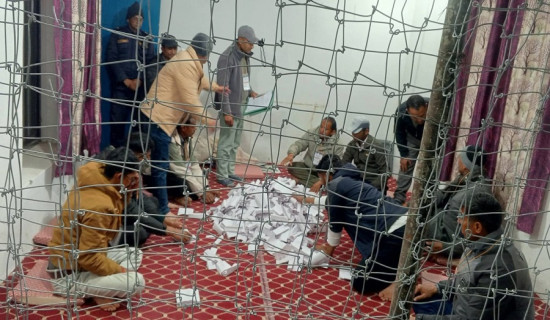 बाजुरामा कांग्रेसका गिरीको अग्रता कायम