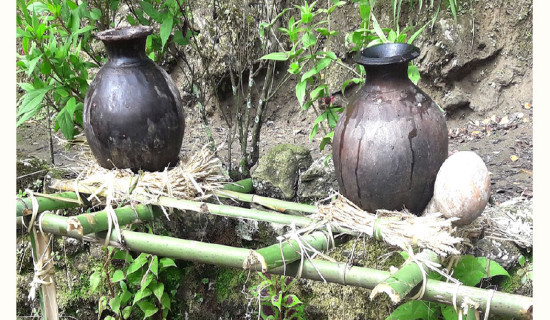 मध्यरातमा श्रीमतिको बाम्फोक प्रहारबाट श्रीमान घाइते