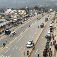 पुल नहुँदा जोखिम मोलेर खोला तर्न बाध्य