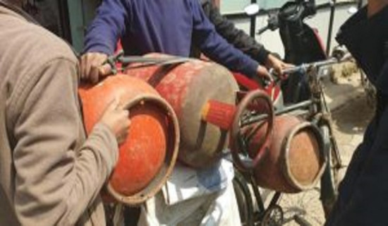 बुनेको सपनामा अल्झिएको प्रगति