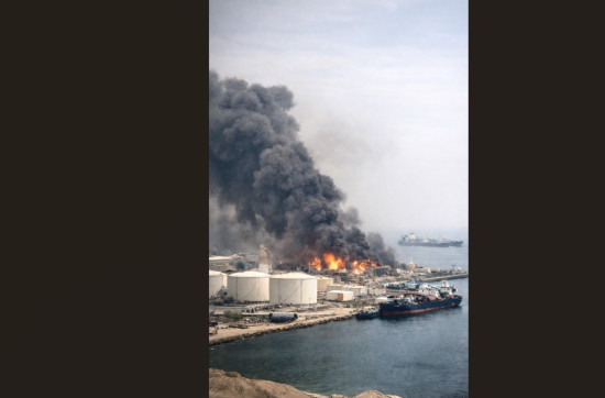 इरानद्वारा युएईको विशाल तेलभण्डार केन्द्रमा आक्रमण